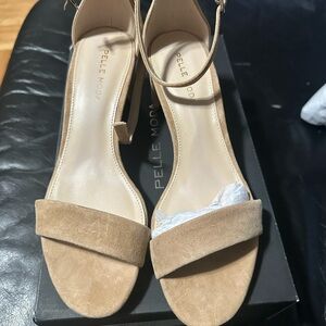 Pelle Moda Tan Heels Elegant Formal Footwear